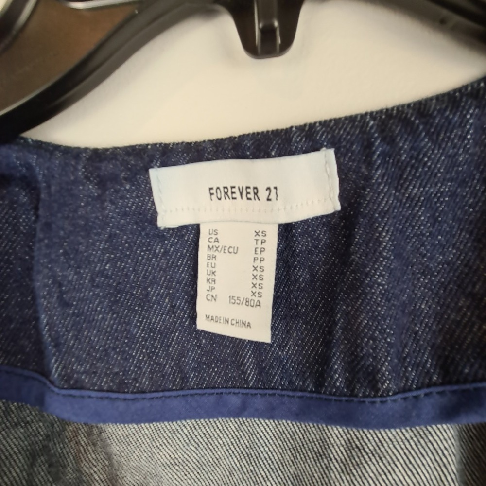 Forever 21 Women's Denim Vest Cropped Fitted‎ Dark Wash XS Elastic Waist Buttons - Picture 2 of 7